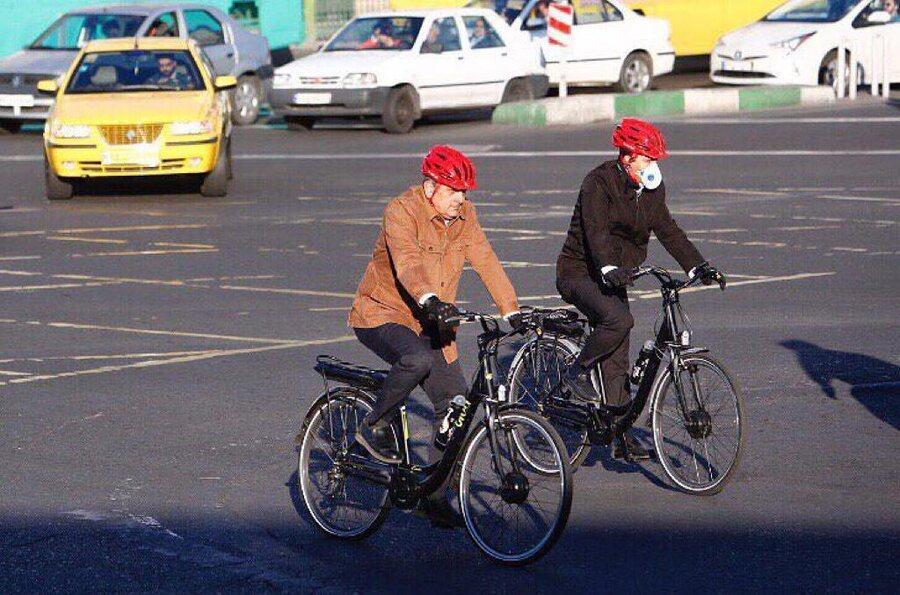 رکاب زنی شهردار تهران در سومین سه شنبه بدون خودروی سال 98