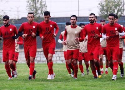 اعضای تیم فوتبال امید وارد عمان شدند