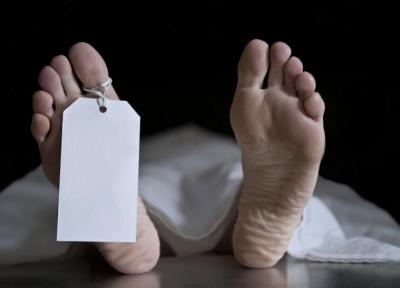 زندگی دختر 35 ساله با جسد پدر