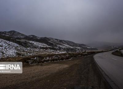 خبرنگاران هشدار پلیس: محورهای کوهستانی استان سمنان مه آلود و لغزنده است