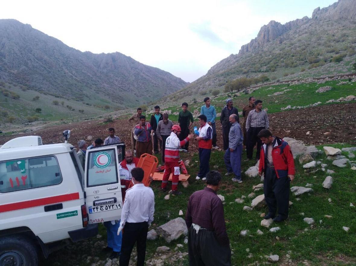 خبرنگاران درگیری روستایی در روانسر 10 زخمی برجا گذاشت خبرنگاران درگیری روستایی در روانسر 10 زخمی برجا گذاشت