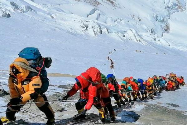 قوانین تازه اورست می تواند تعداد کوهنوردان را به شدت کاهش دهد