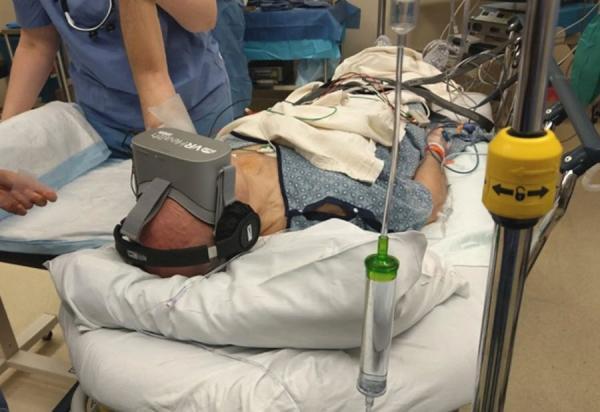 بعضی از بیماران که طی جراحی از فناوری واقعیت مجازی VR استفاده می نمایند، به دارو های آرام بخش کمتری احتیاج خواهند داشت