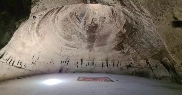 معبد قدمگاه آذرشهر ، بنایی رازآلود در دل صخره ها